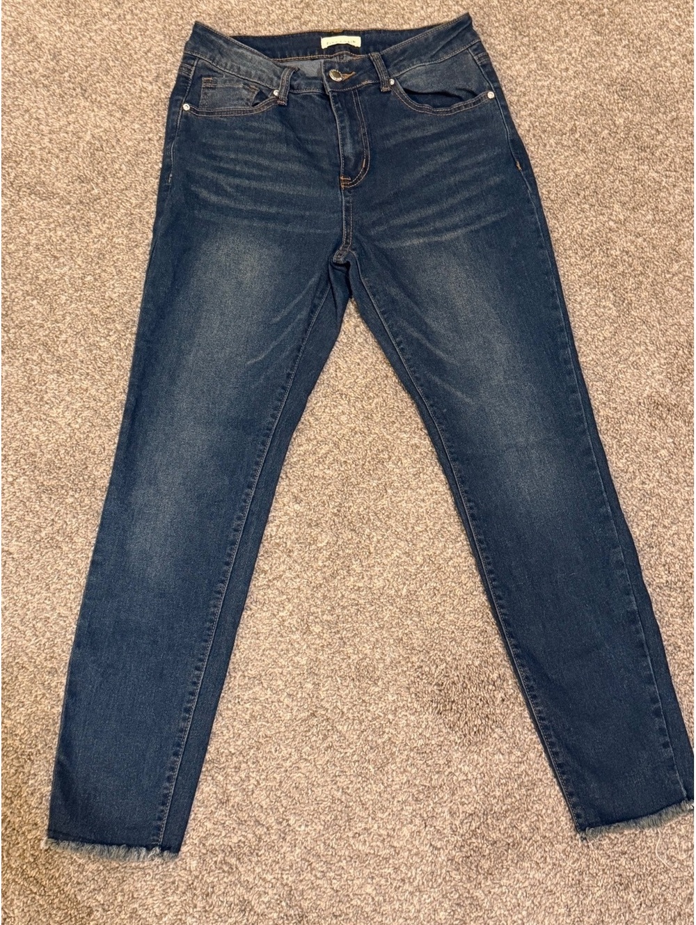Fire & Rain Women’s Dark Wash Raw Hem Jeans Size 7